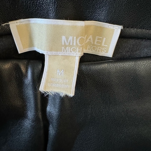 Beautiful skinny patent leather lookalike . - Picture 2 of 3